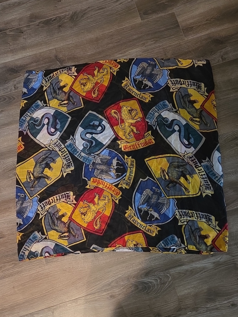Harry Potter Hogwarts House Crest Scarf - Black, Red, Blue, Yellow